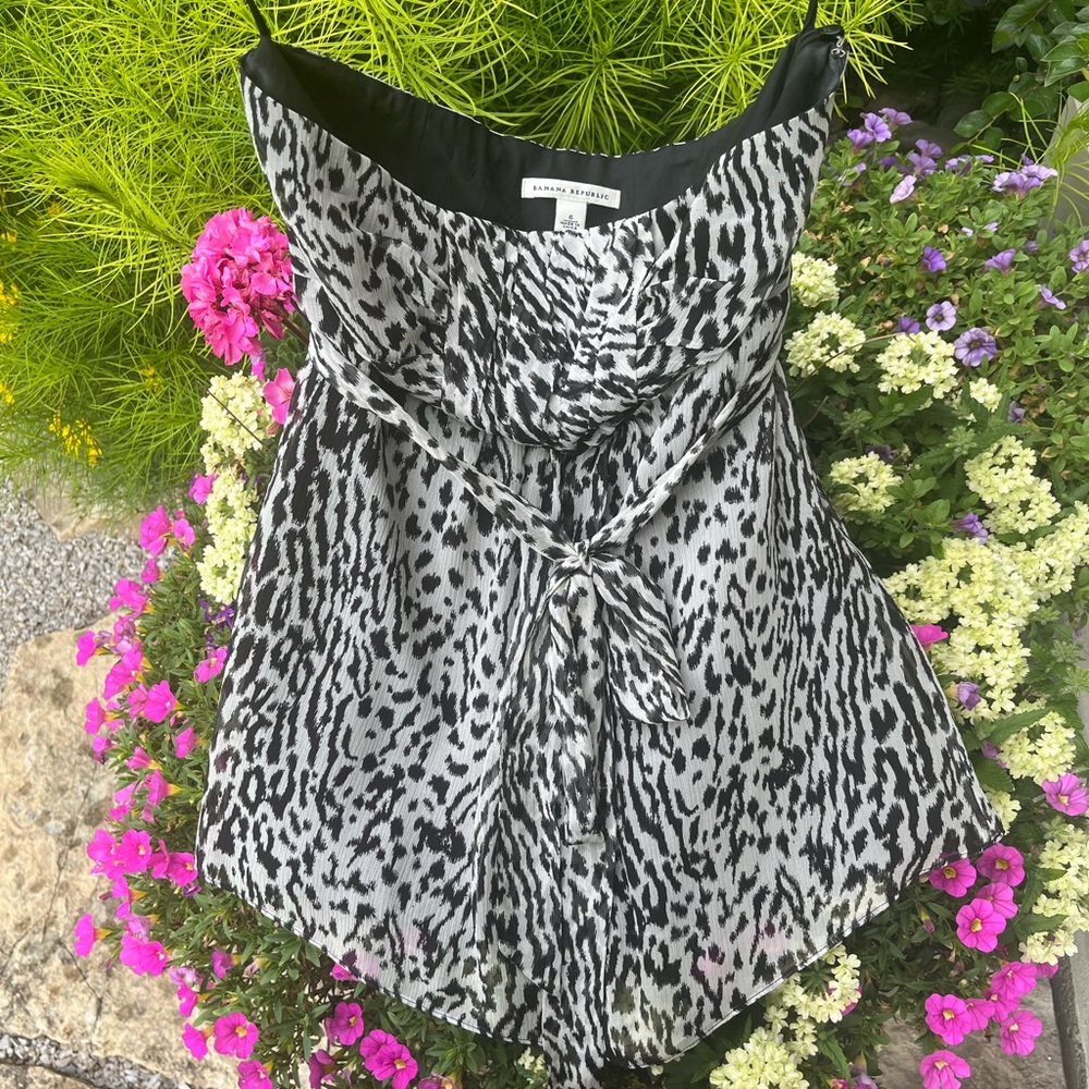 BANANA REPUBLIC Silk Strapless Bustier Black White Animal Print 6 Like New